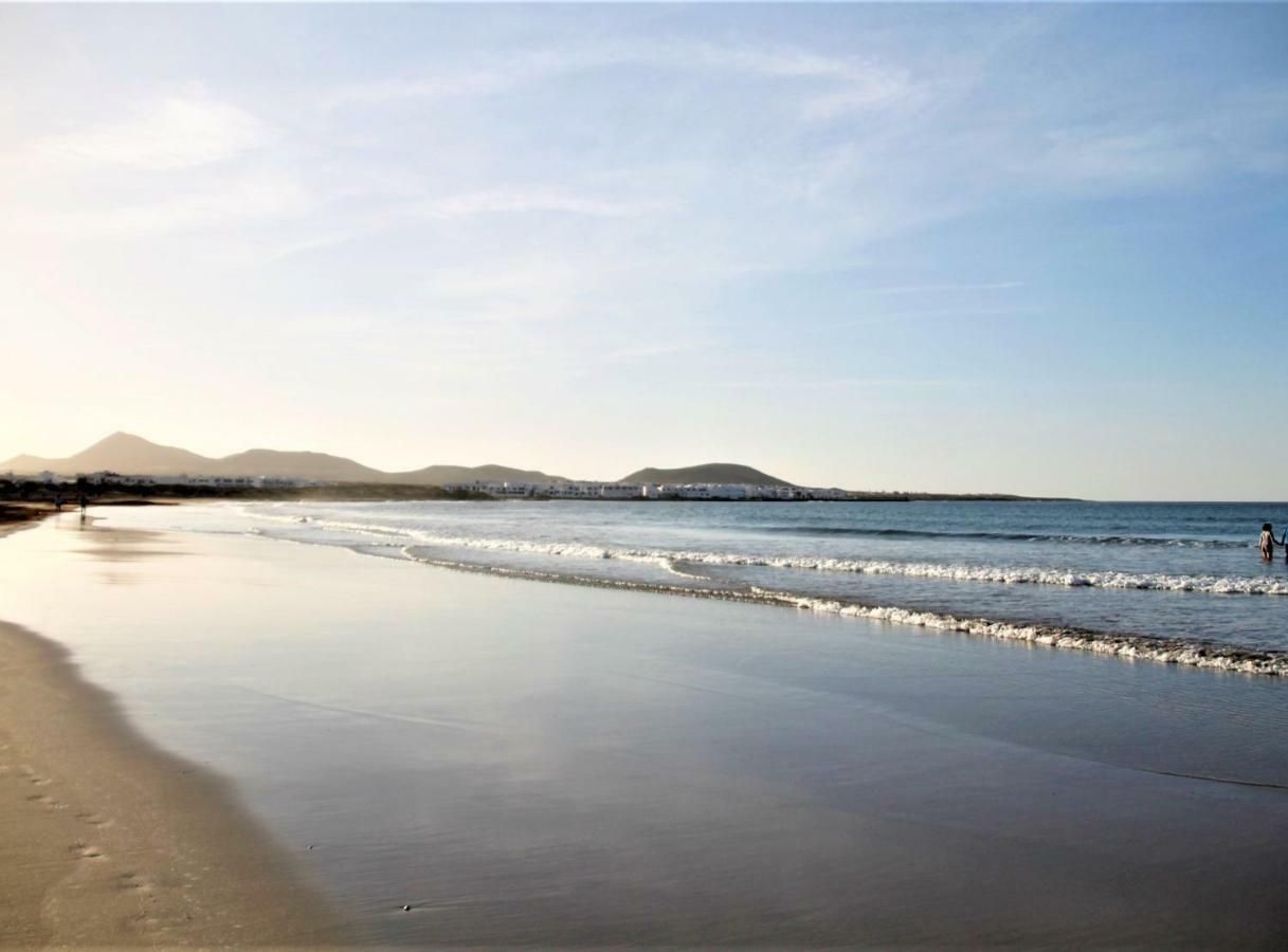 Canaryislandshost L Surf Lanzarote Famara Exterior foto